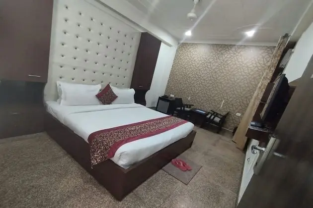Standard Tek Büyük Yataklı Oda, 1 Büyük (Queen) Boy Yatak, Şehir Manzaralı, Bahçeli
