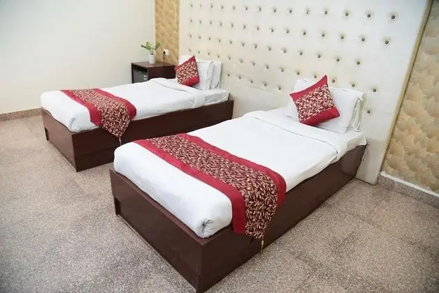 Standard Tek Büyük Yataklı Oda, 1 Büyük (Queen) Boy Yatak, Şehir Manzaralı, Bahçeli