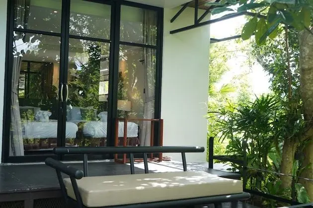 Greenfront Family Villa with Private Bathroom