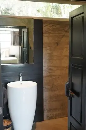 Greenfront Family Villa with Private Bathroom