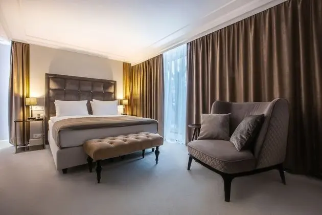 Deluxe Tek Büyük Yataklı Oda