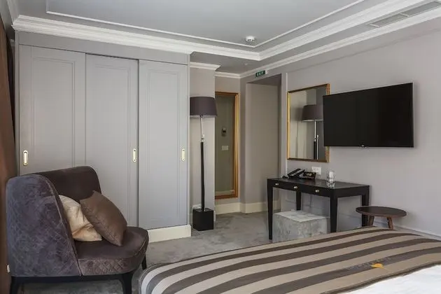 Deluxe Tek Büyük Yataklı Oda