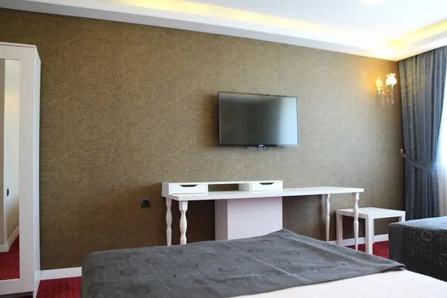 Triple, Şehir Manzaralı
