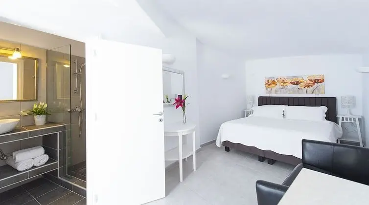 Stüdyo, Jakuzi, Deniz Manzaralı (Spili)