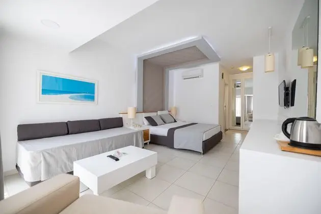 https://images.etstur.com/imgproxy/resize/2560x1440/files/images/hotelImages/etsrooms/189/Kadikale_Resort___Spa_20250521143559_3.jpg