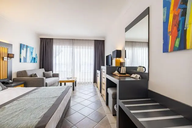 https://images.etstur.com/imgproxy/resize/2560x1440/files/images/hotelImages/etsrooms/189/Kadikale_Resort___Spa_20250521143715_3.jpg