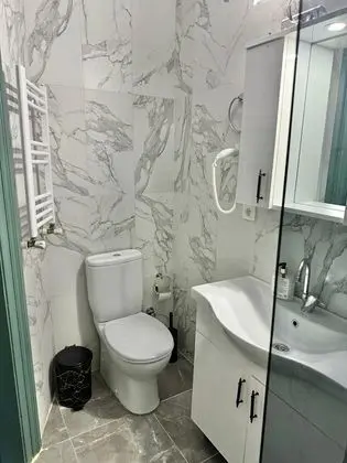 Stardart Oda - Balkonlu - Üç kişilik