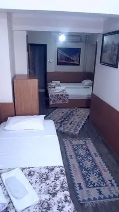 Üç Kişilik Oda