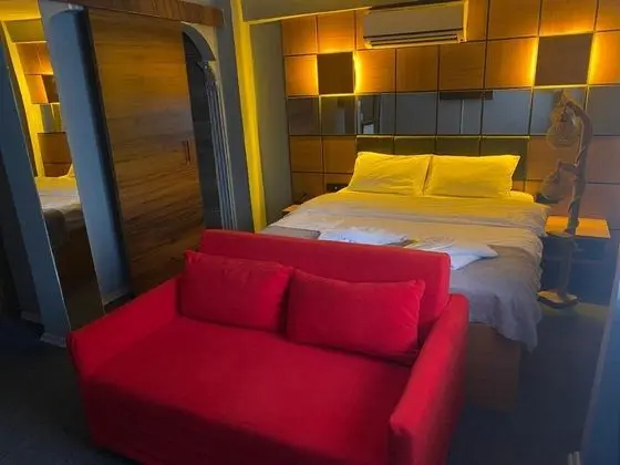 Standart Oda, Sokak Manzaralı