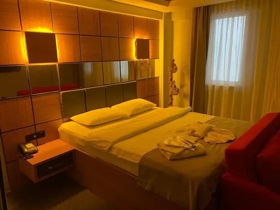 Standart Oda, Sokak Manzaralı