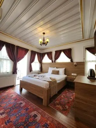 Deluxe Oda Balkonlu, Kara Manzaralı, Balkonlu