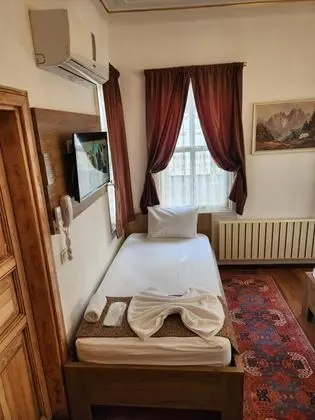 Suite, Kara Manzaralı