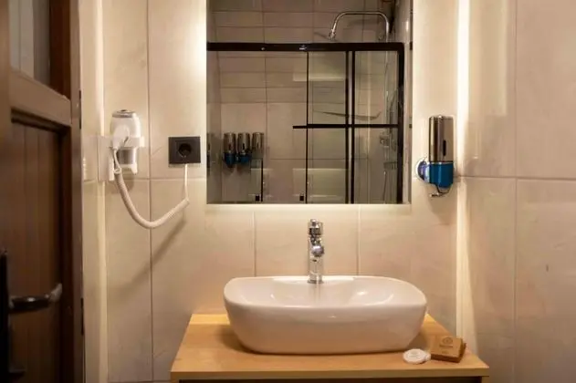 https://images.odamax.com/img/1024x768/odamax/image/upload/Kadim_Hotel_202505281925434_DSCF1402.jpg