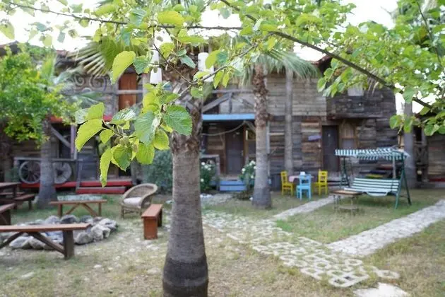 Club Tek Büyük Yataklı Oda