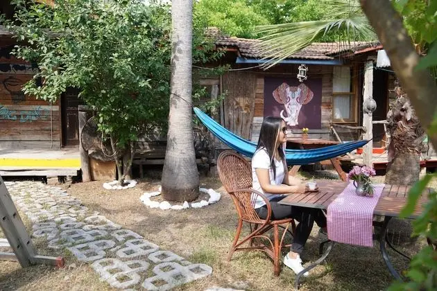 Club Tek Büyük Yataklı Oda