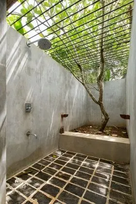 Deluxe Tek Büyük Yataklı Oda, Avlu Manzaralı