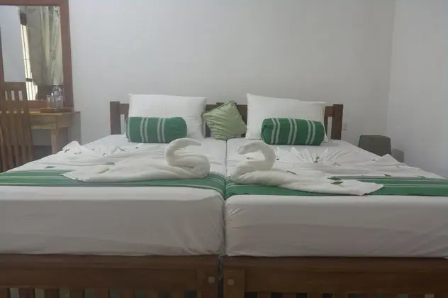 Deluxe Tek Büyük Yataklı Oda, 3 Yatak Odası, Sigara İçilebilir, Bahçe Manzaralı