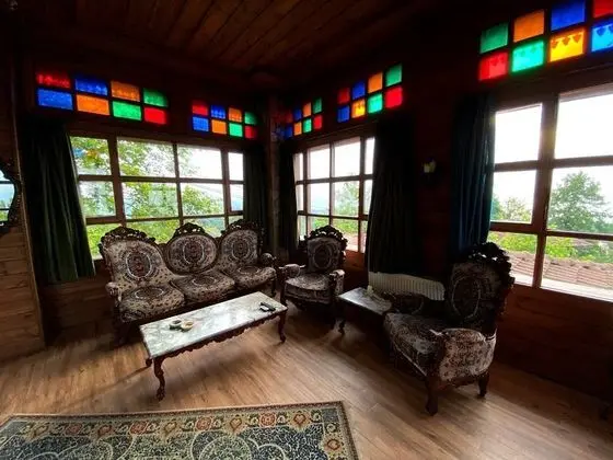 Suite, Deniz ve Dağ Manzaralı, Jakuzili