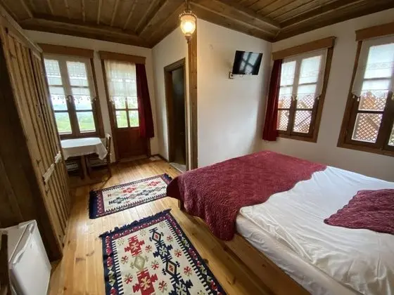 Superior Oda, Dağ Manzaralı, Balkonlu