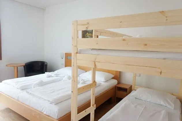 Oda (Five-Bed)