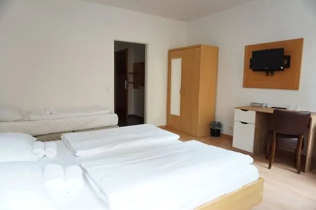 Üç Kişilik Oda