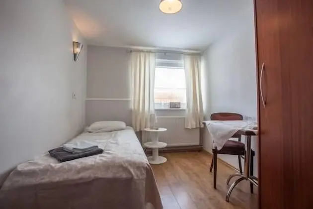 Tek Kişilik Oda, Ortak Banyo