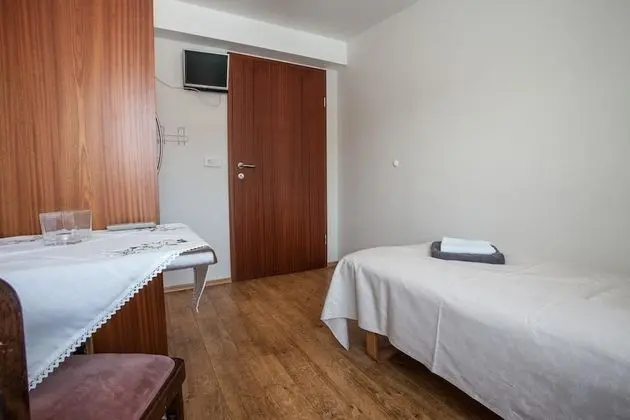 Tek Kişilik Oda, Ortak Banyo