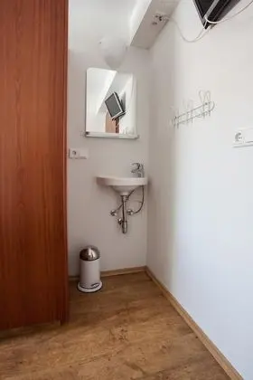 Tek Kişilik Oda, Ortak Banyo