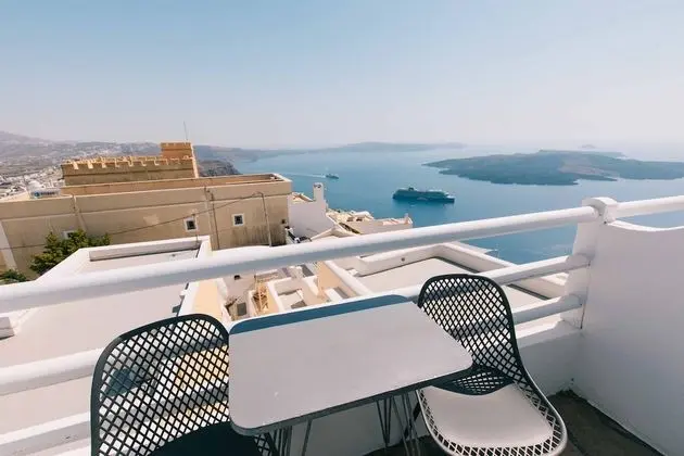 Tek Büyük Yataklı Oda (Caldera View)