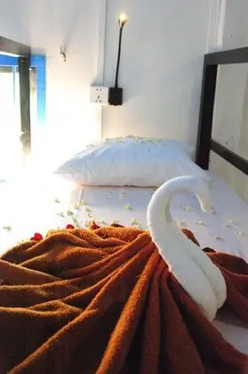 Ortak Ranzalı Oda, Karma Ranzalı Oda