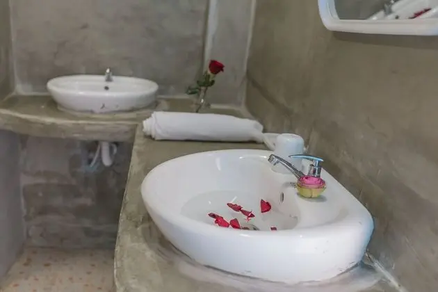 Ortak Ranzalı Oda, Sadece kadınlar için