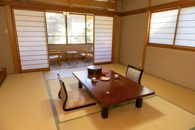 Traditional Oda (Japanese Style for 4 Guests)
