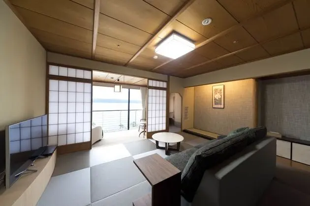 Traditional Oda, Sigara İçilmez, Okyanus Manzaralı (Japanese Western Style, 2SGL+1 Futon)