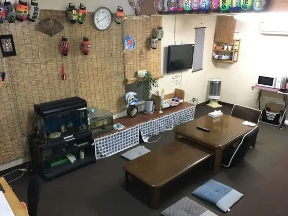 İki Ayrı Yataklı Oda, Ortak Banyo