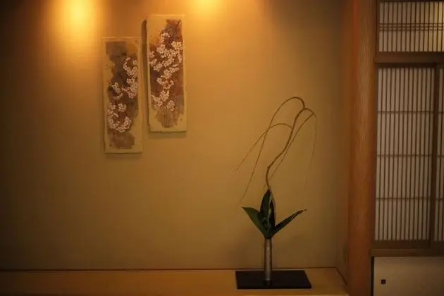 Superior Oda (Rikyu with 2 beds + 4 Japanese Futon )