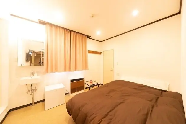 Tek Büyük Yataklı Oda, Sigara İçilmez, Dağ Yamacı (Renovated, Private Shower and Toilet)