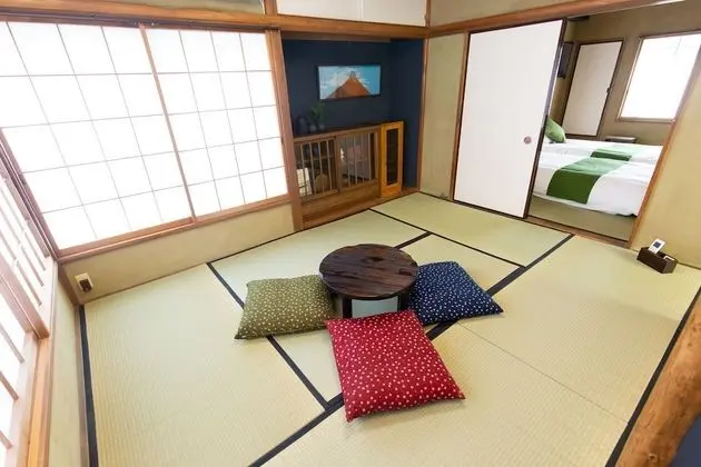 Ev (Private Vacation Home, Room 1)