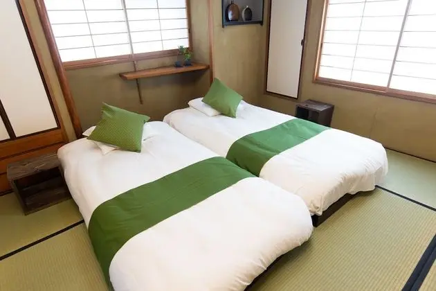 Ev (Private Vacation Home, Room 1)