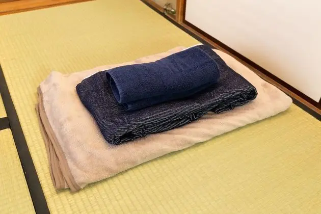 Ev (Private Vacation Home, Room 1)