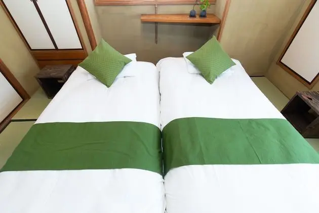 Ev (Private Vacation Home, Room 1)
