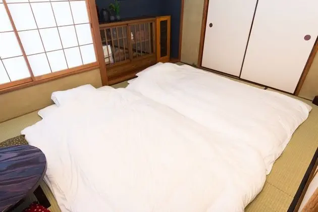 Ev (Private Vacation Home, Room 1)