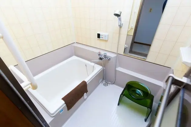 Ev (Private Vacation Home, Room 1)