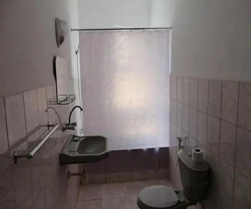 Üç Kişilik Oda