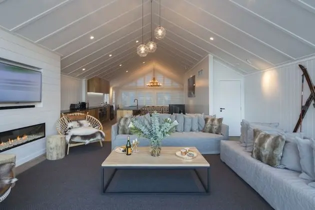 Luxury Villa, 4 Yatak Odası, Göl Manzaralı