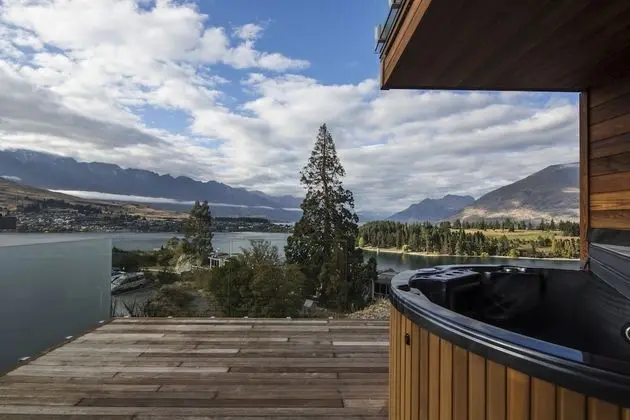 Luxury Villa, 4 Yatak Odası, Göl Manzaralı