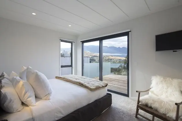 Luxury Villa, 4 Yatak Odası, Göl Manzaralı