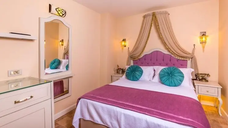 Standart Oda, Manzarasız, Balkonlu