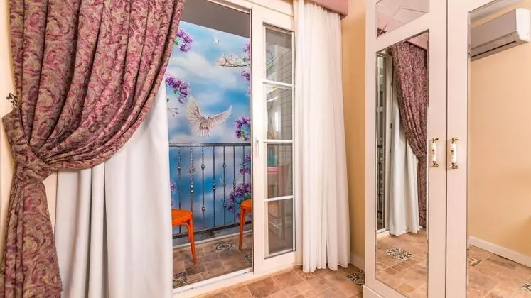 Standart Oda, Manzarasız, Balkonlu
