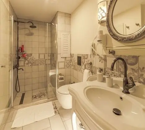 Standart Oda, Manzarasız, Balkonlu