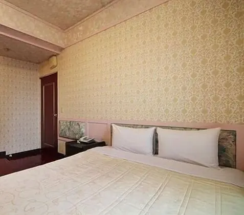 Honeymoon Tek Büyük Yataklı Oda